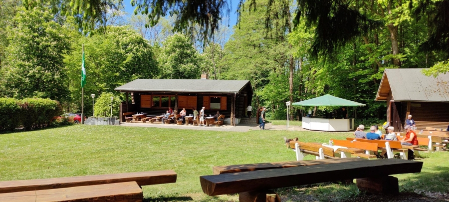 Bild_Baude_m_Gelände-2
